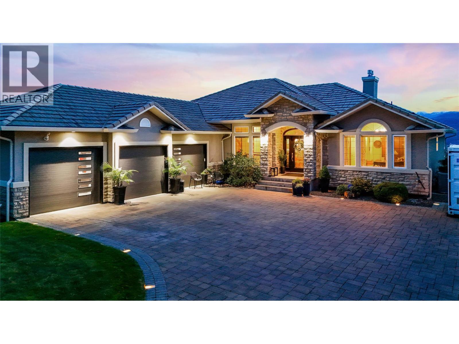 153 Apple Road, Okanagan Falls