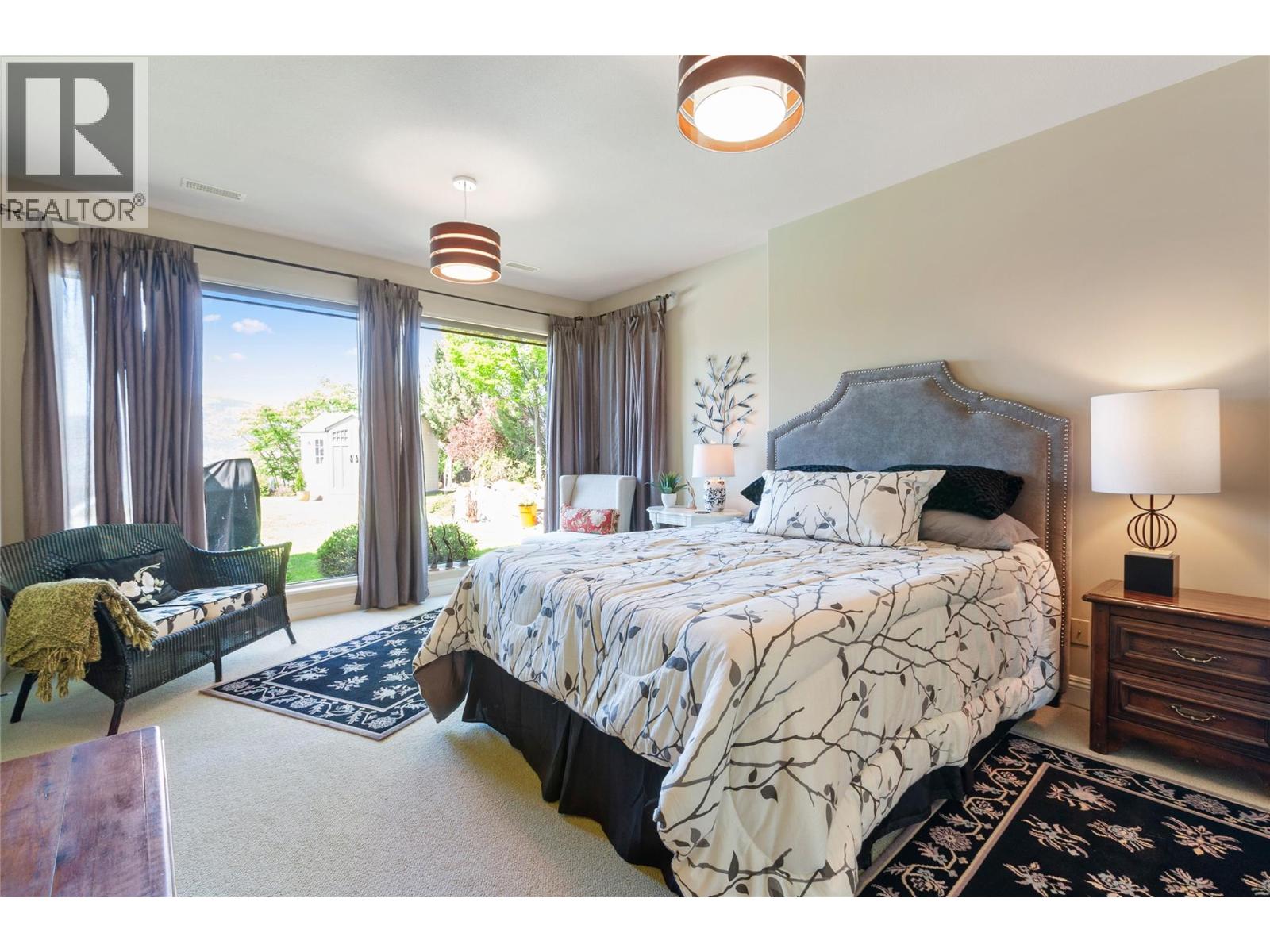 153 Apple Road, Okanagan Falls