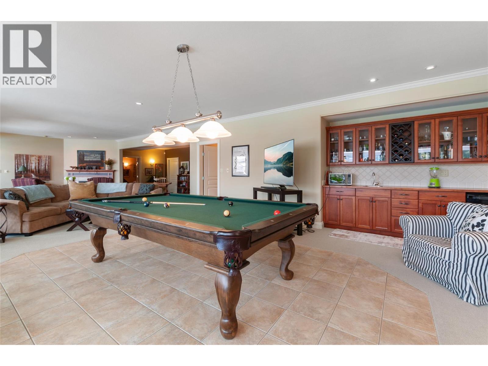 153 Apple Road - 20