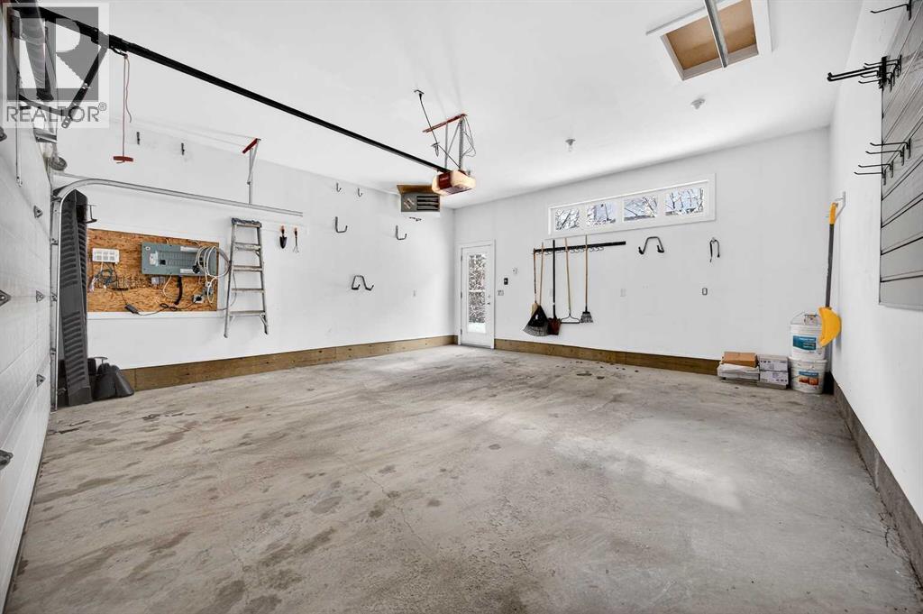 Single Family House for Sale in   Avenue NW Capitol Hill Calgary 