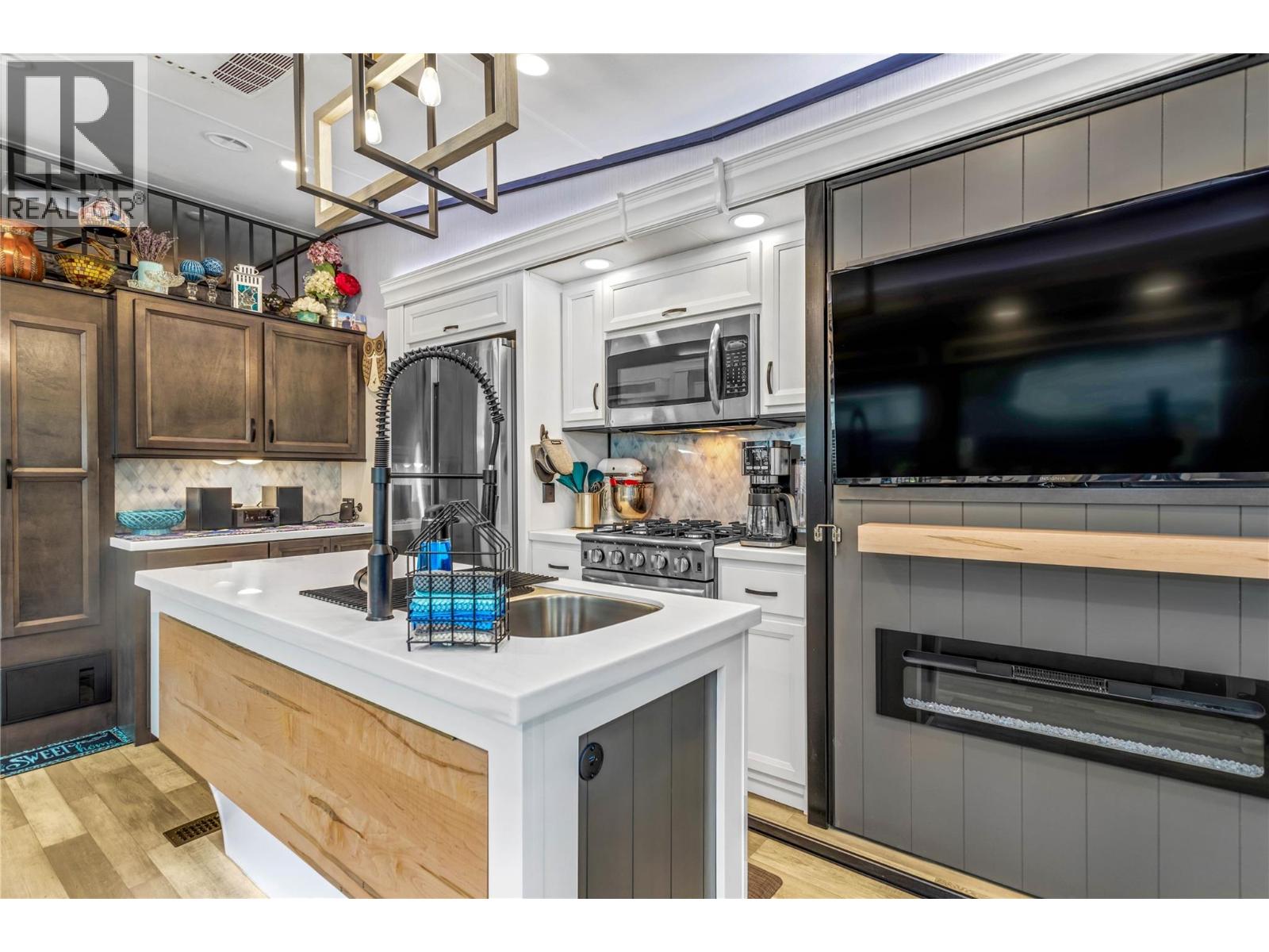 415 Commonwealth Road Unit# 396 Lot# 396, Lake Country