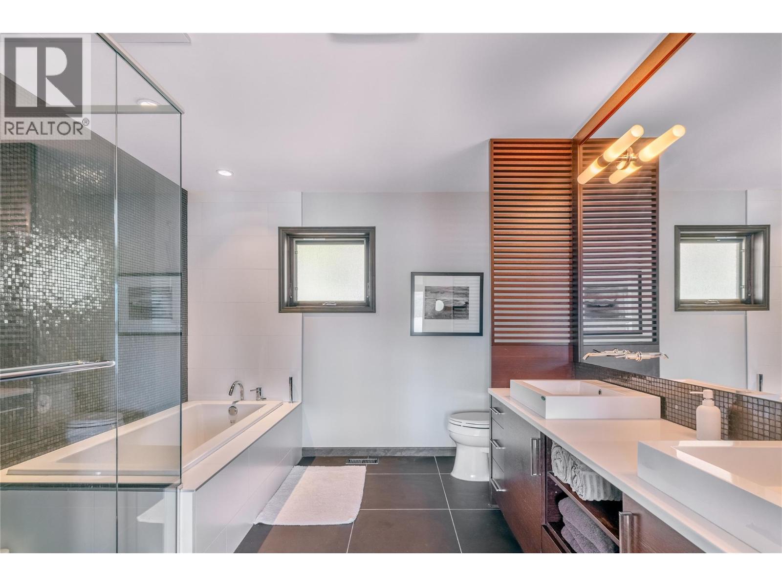 8200 Squilax Anglemont Road Unit# 7, Anglemont