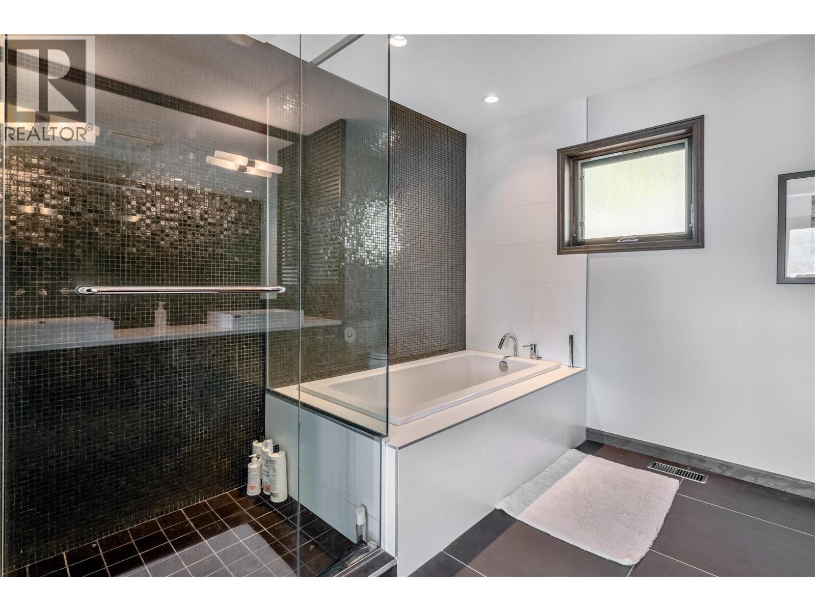 8200 Squilax Anglemont Road Unit# 7, Anglemont