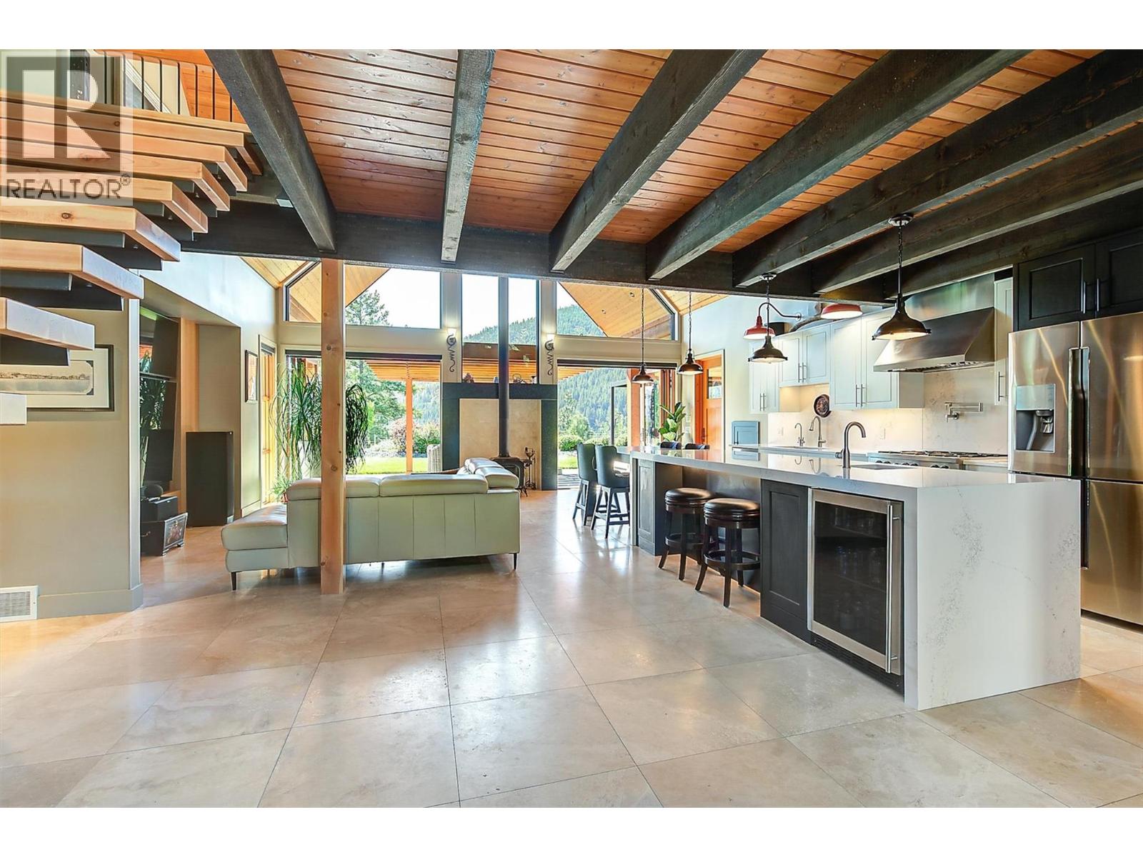 4495 Maxwell Road, Peachland