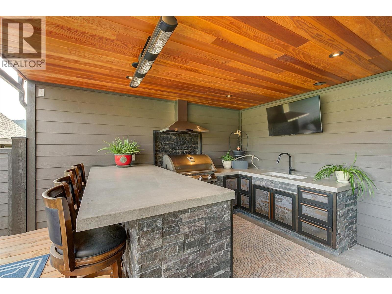 4495 Maxwell Road, Peachland