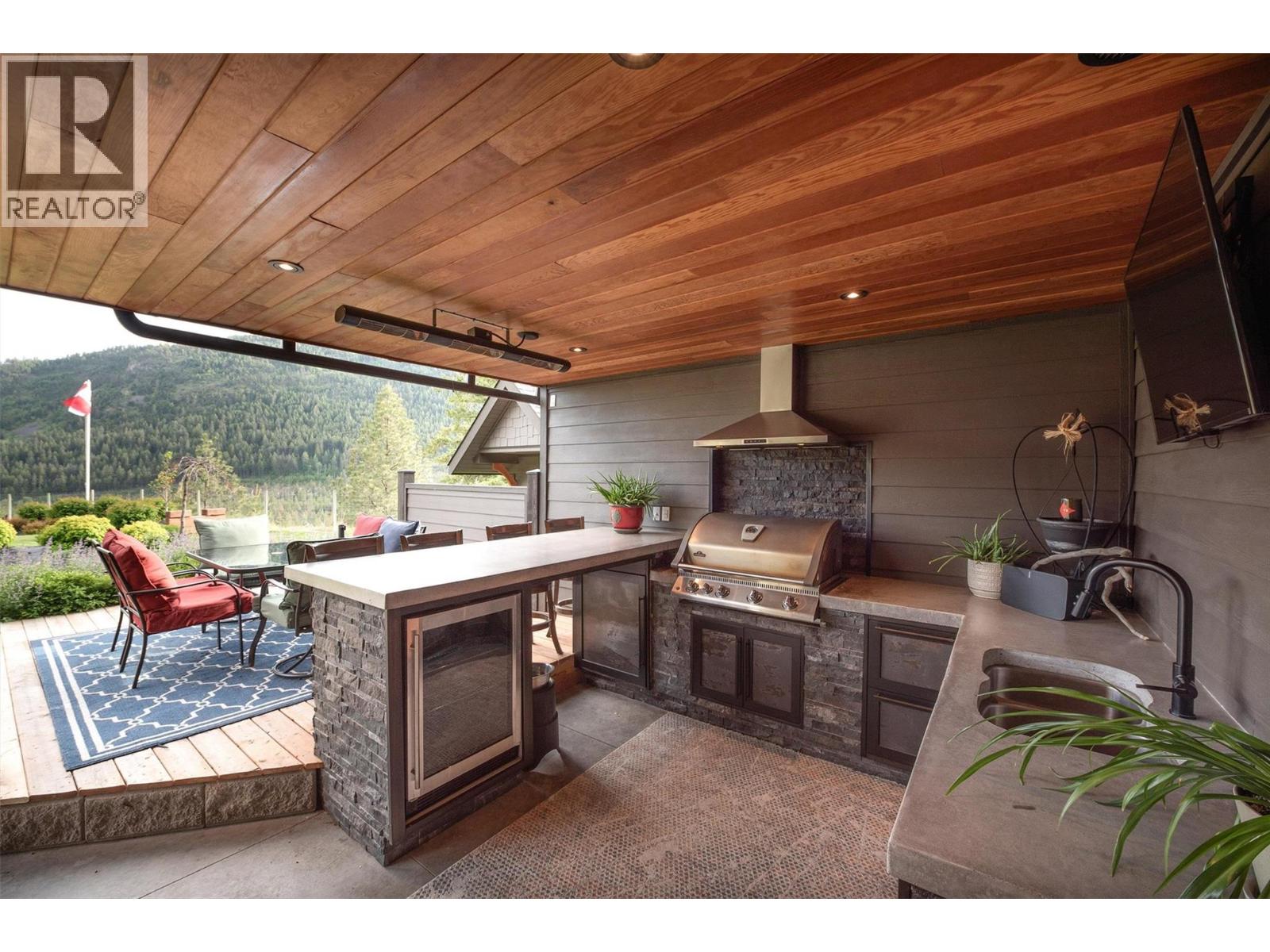 4495 Maxwell Road, Peachland