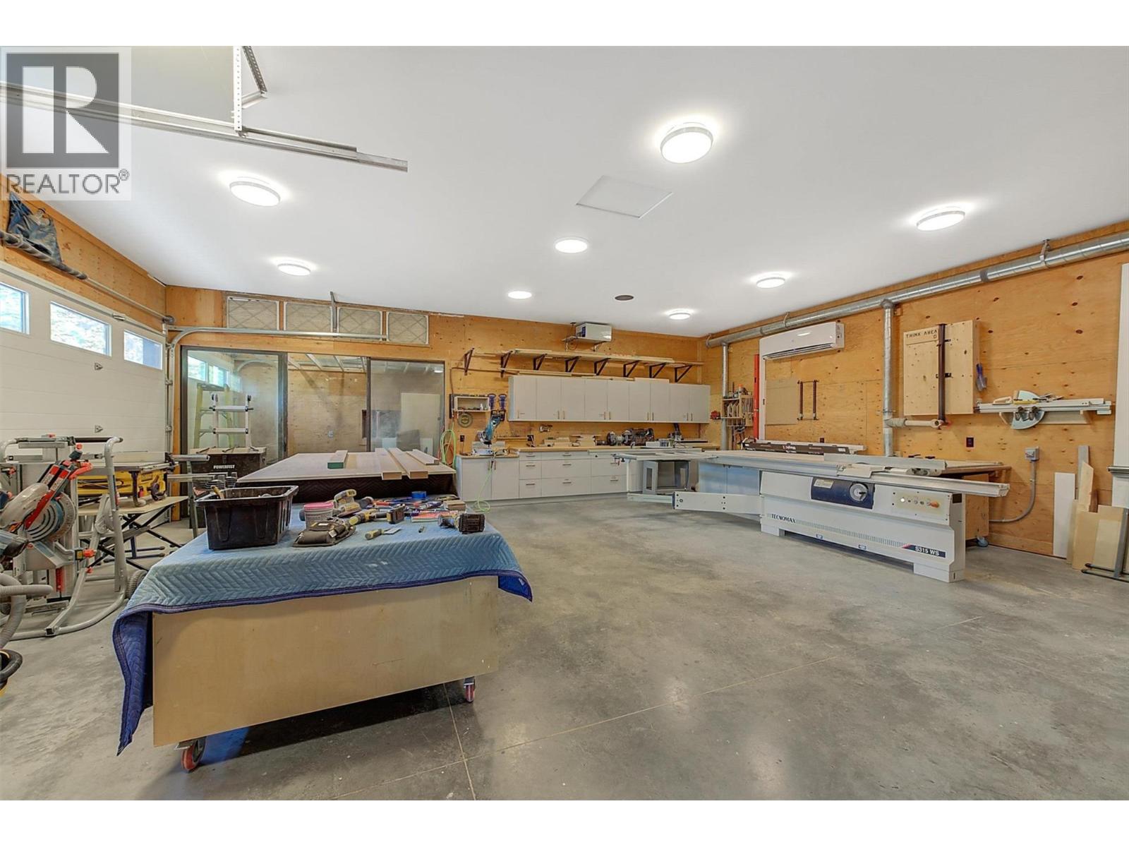 4495 Maxwell Road, Peachland