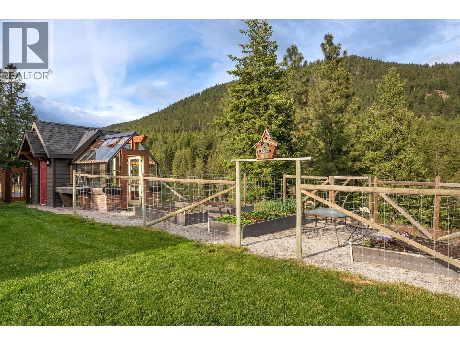 4495 Maxwell Road, Peachland