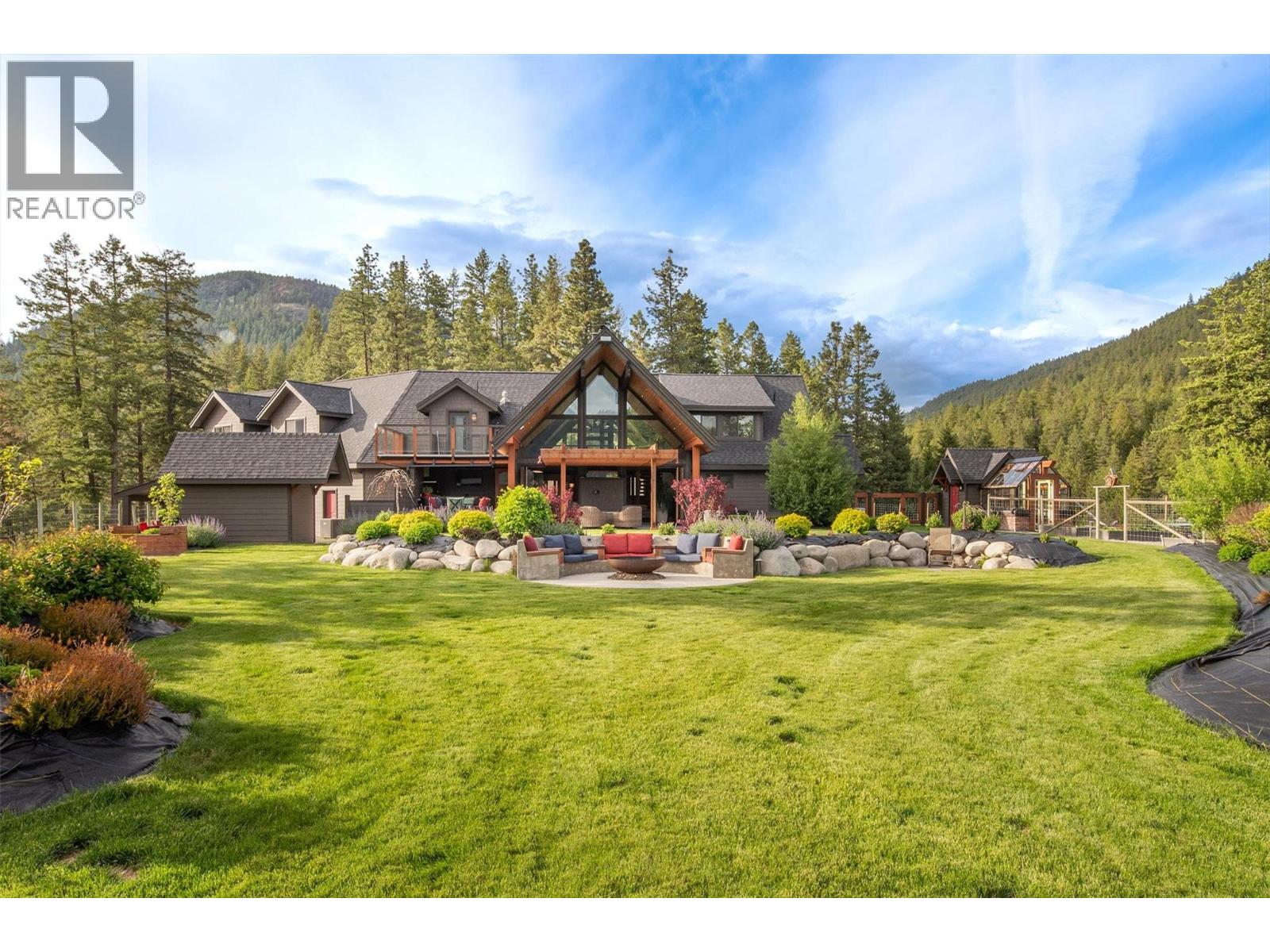 4495 Maxwell Road, Peachland