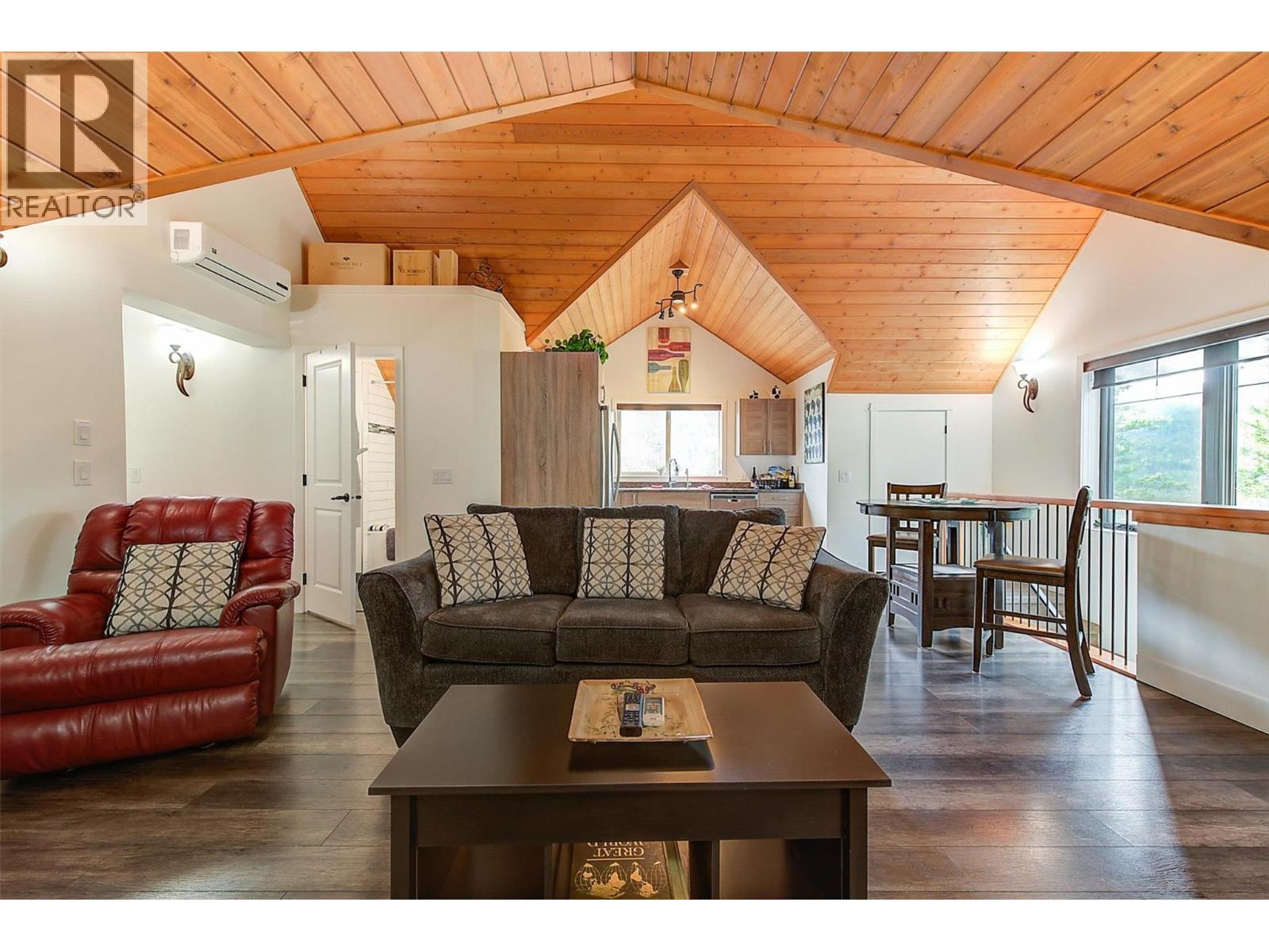 4495 Maxwell Road, Peachland