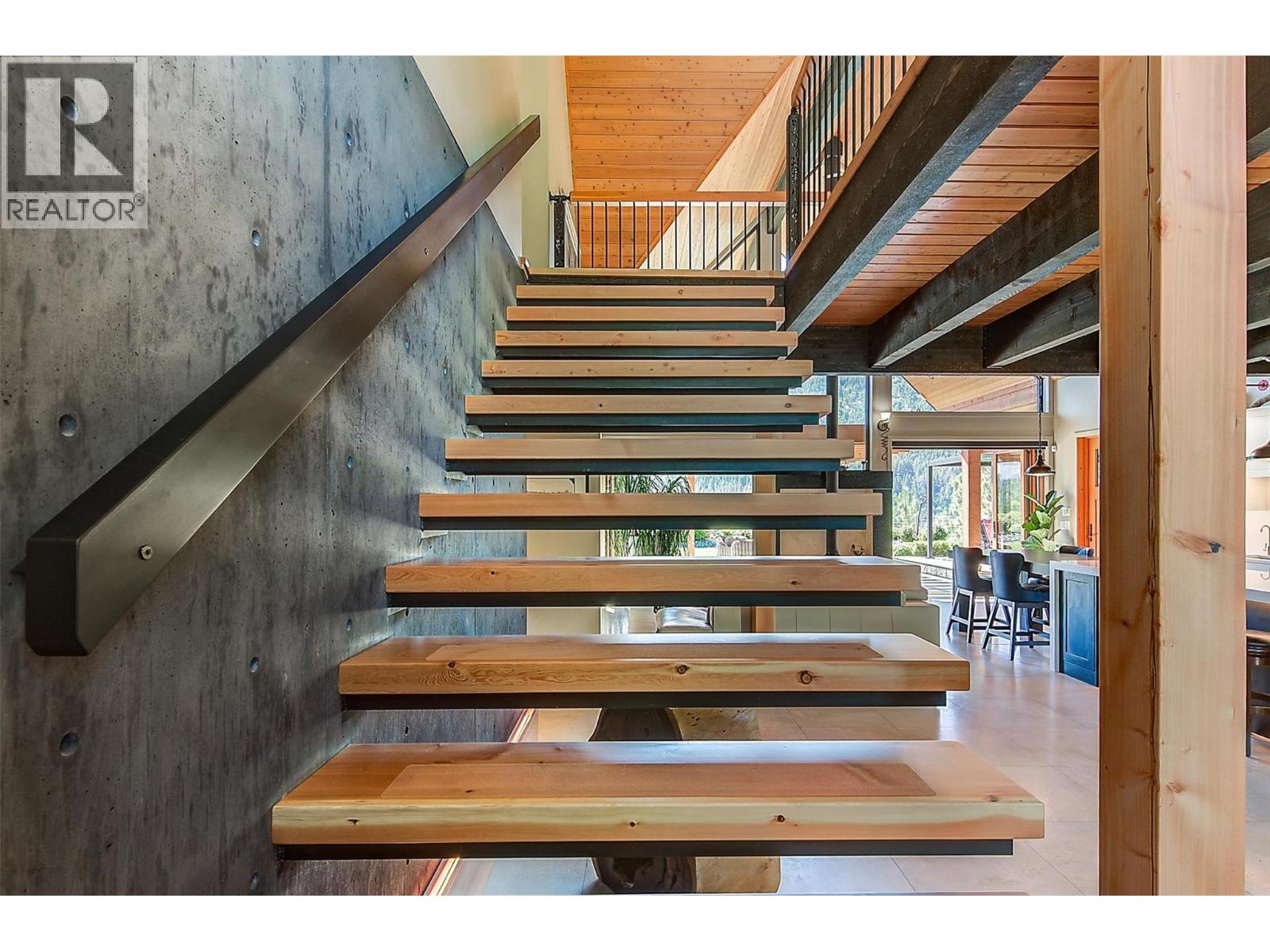 4495 Maxwell Road, Peachland