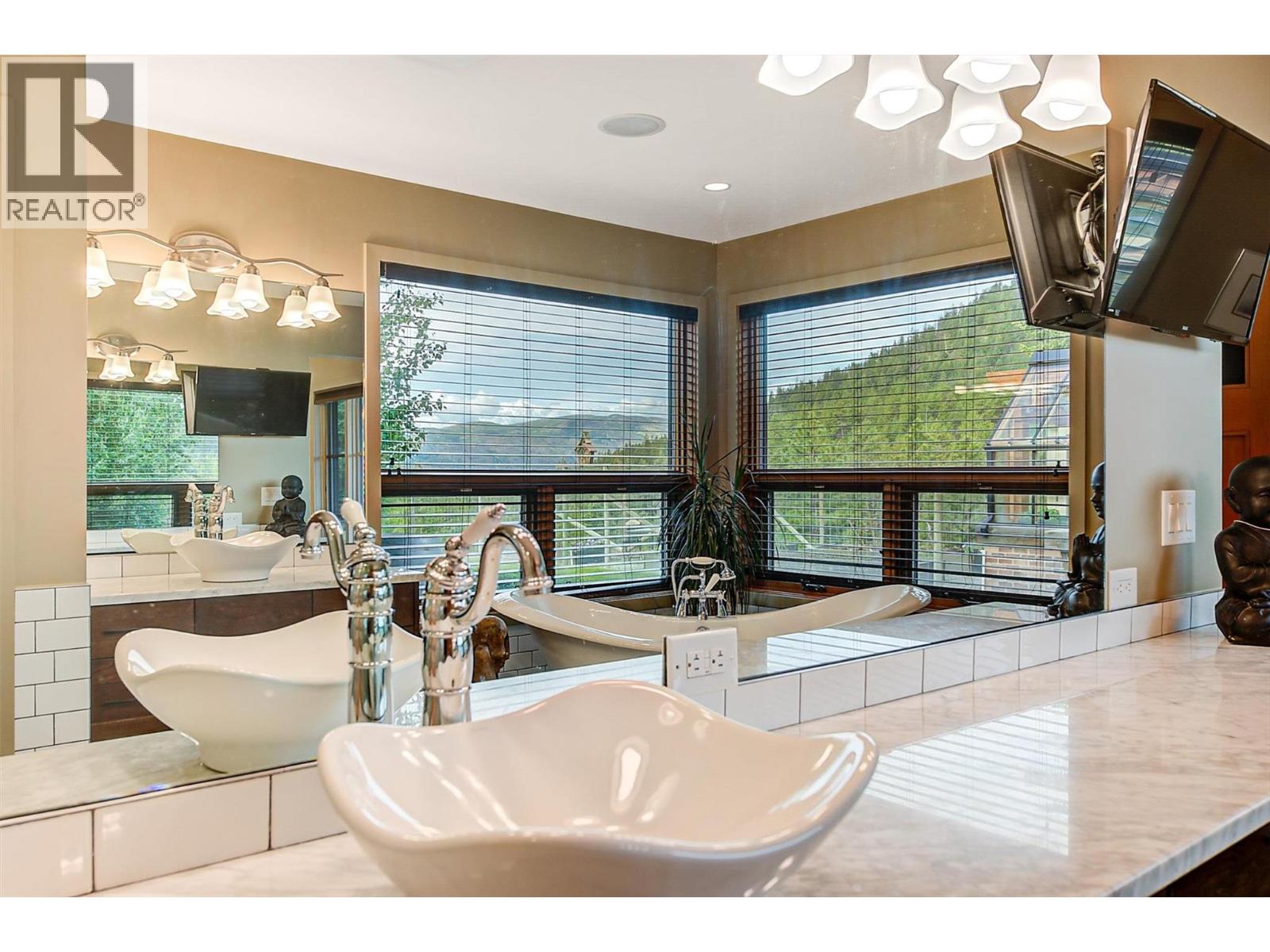 4495 Maxwell Road, Peachland