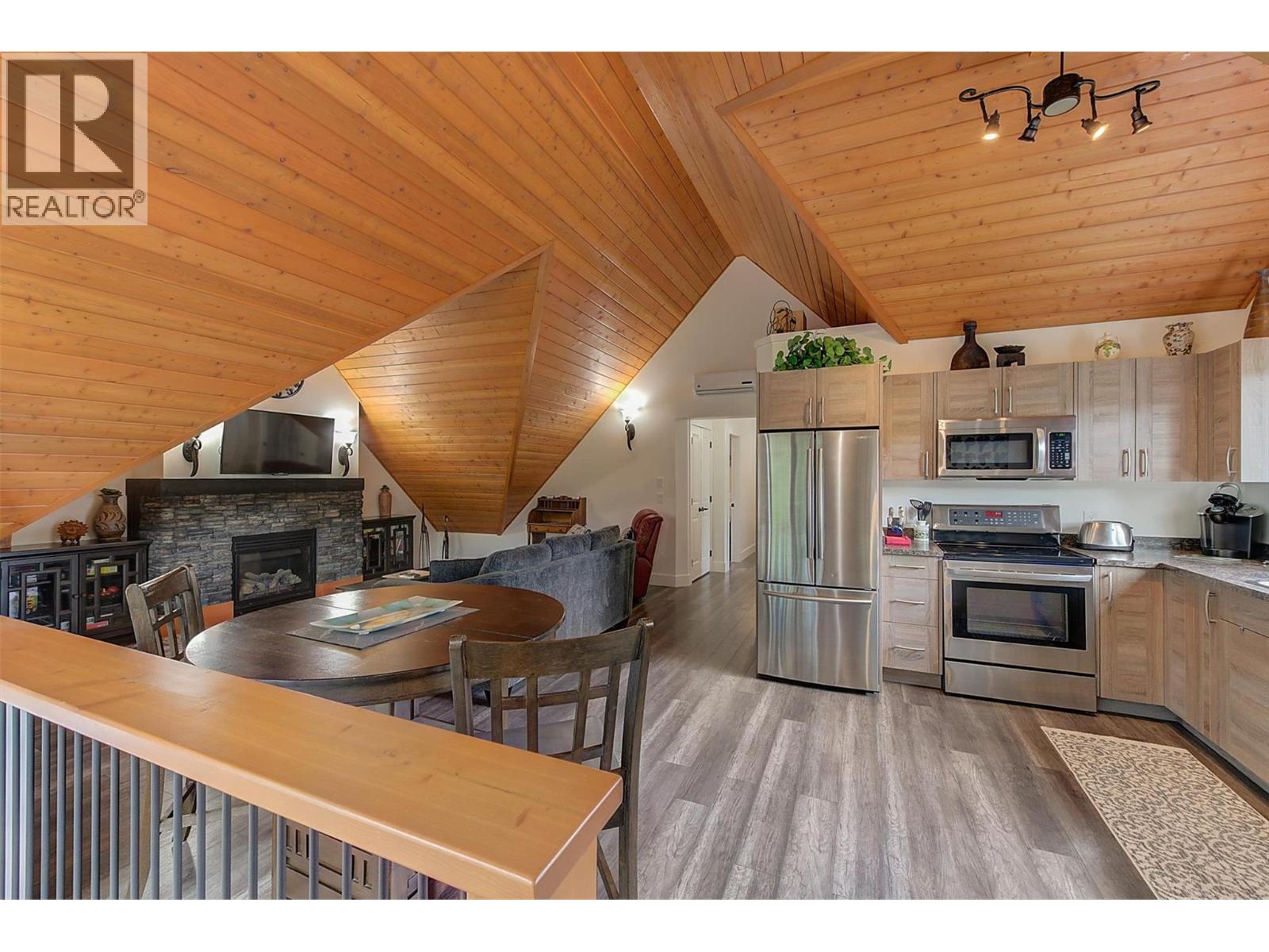 4495 Maxwell Road, Peachland