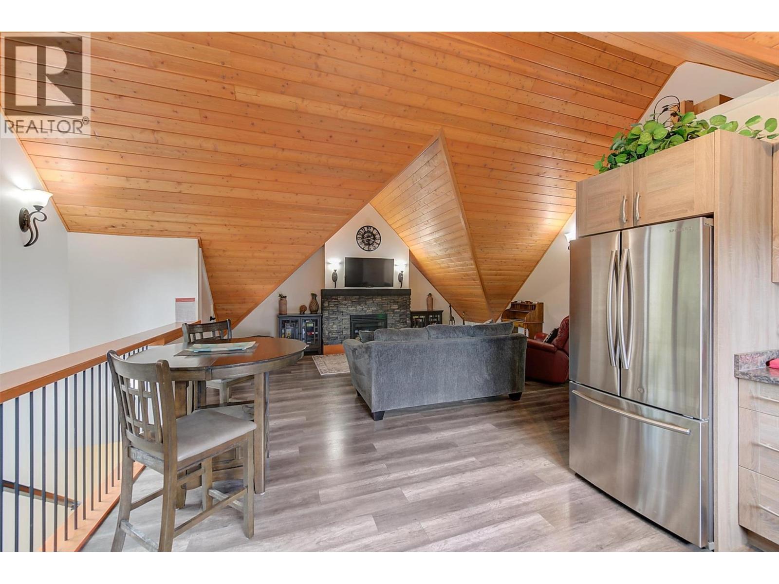 4495 Maxwell Road, Peachland