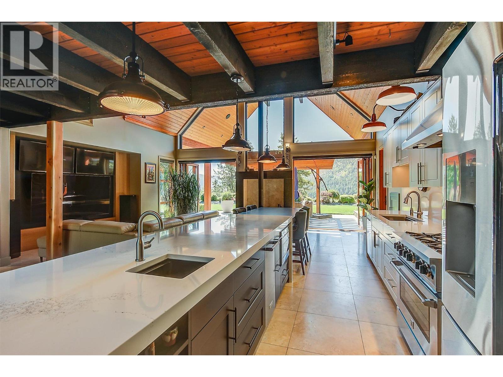 4495 Maxwell Road, Peachland