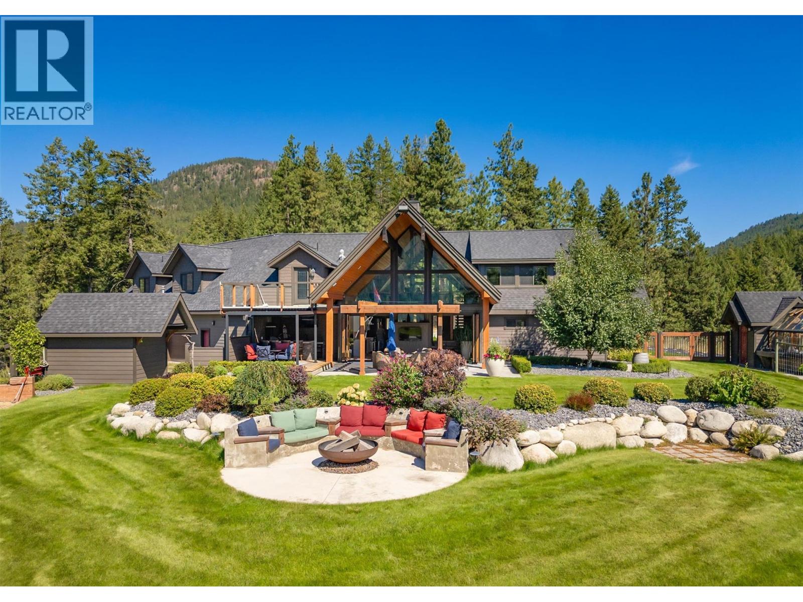4495 Maxwell Road, Peachland