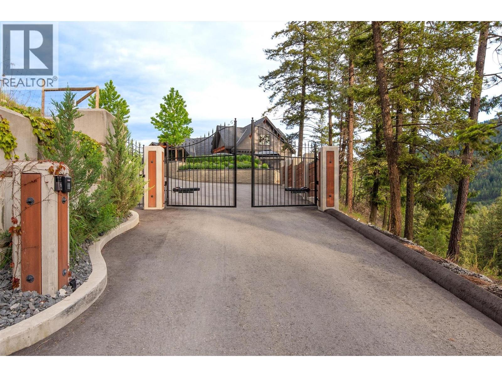 4495 Maxwell Road, Peachland