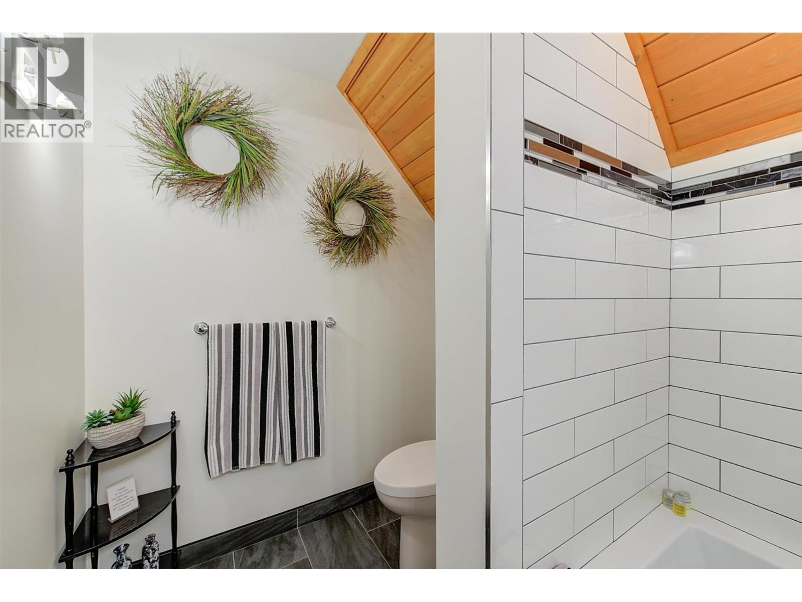 4495 Maxwell Road, Peachland