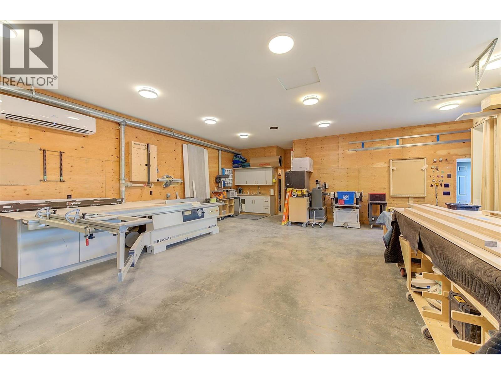 4495 Maxwell Road, Peachland