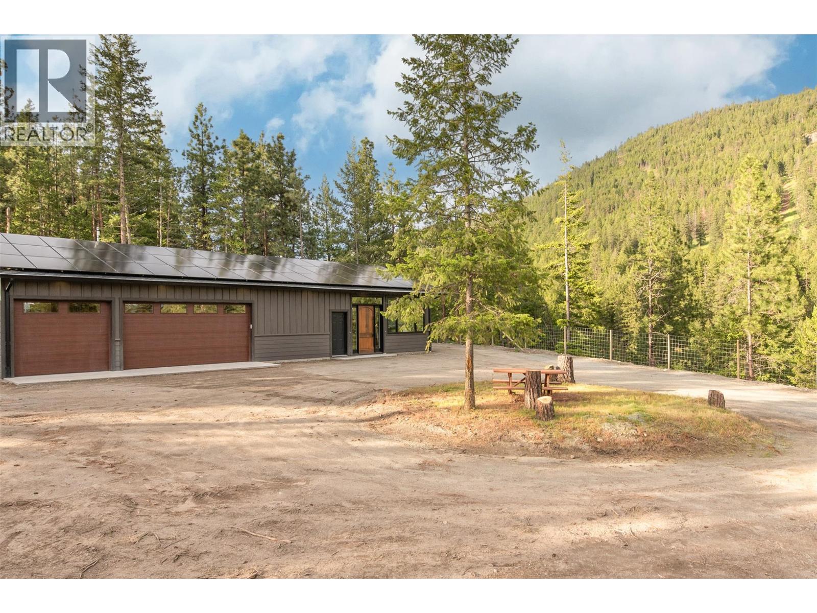 4495 Maxwell Road, Peachland