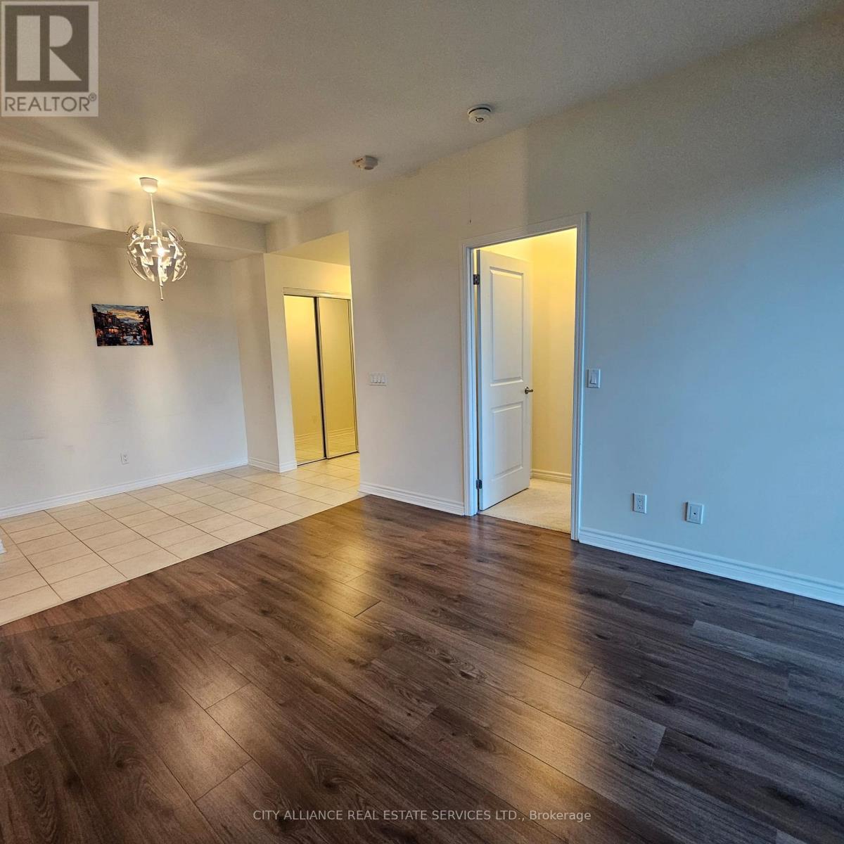 #512 2522 KEELE STREET - 9