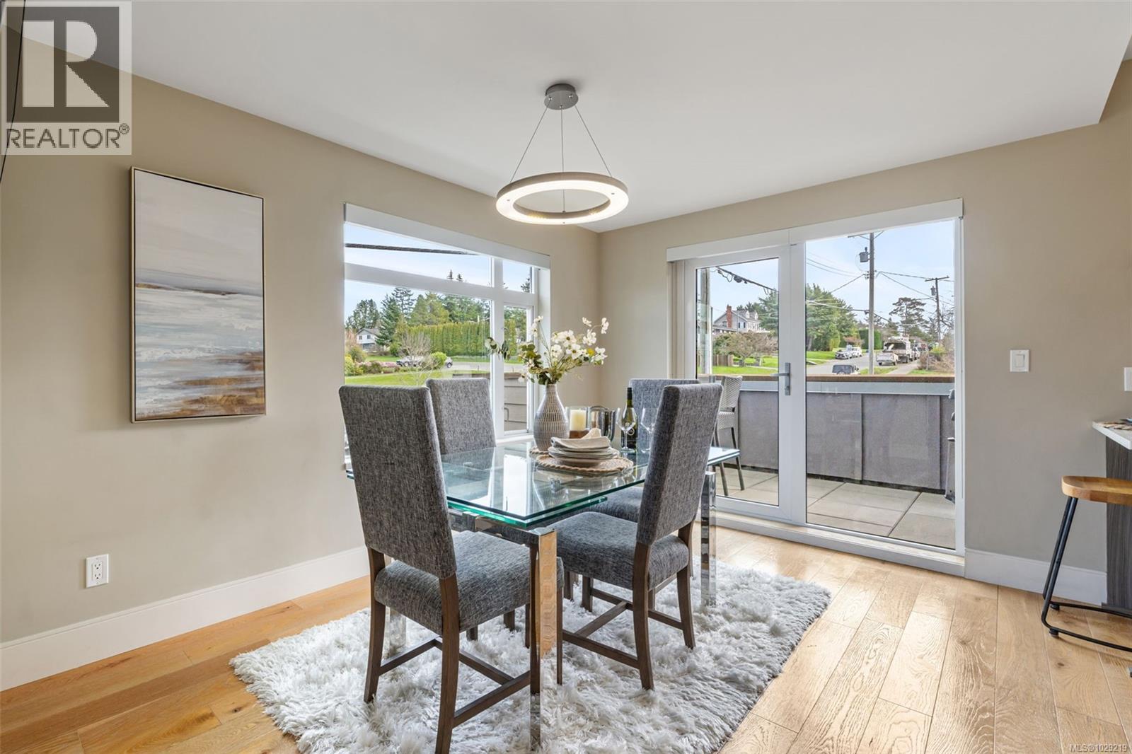 #104 4343 TYNDALL AVE - 16