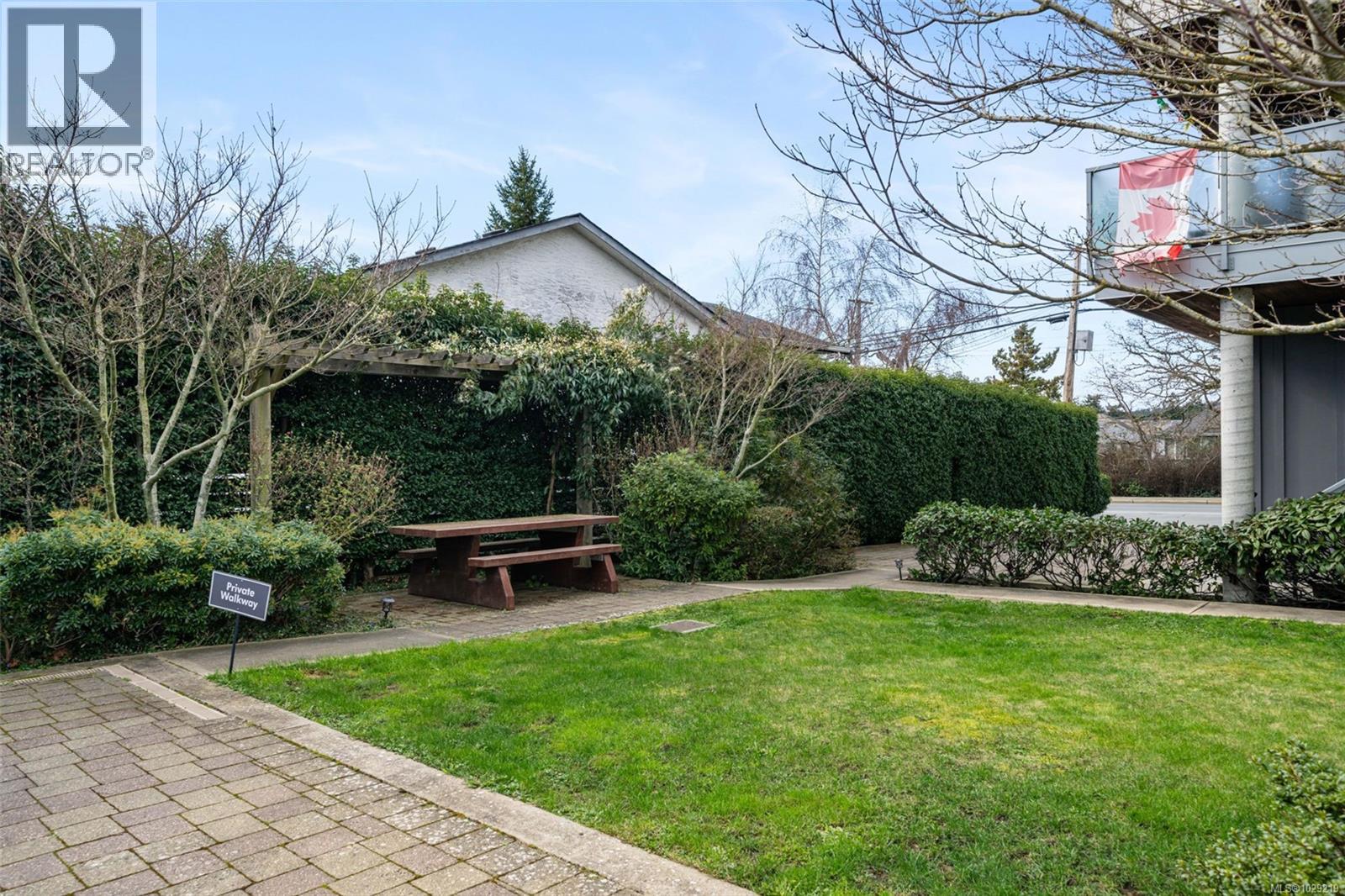 #104 4343 TYNDALL AVE - 6