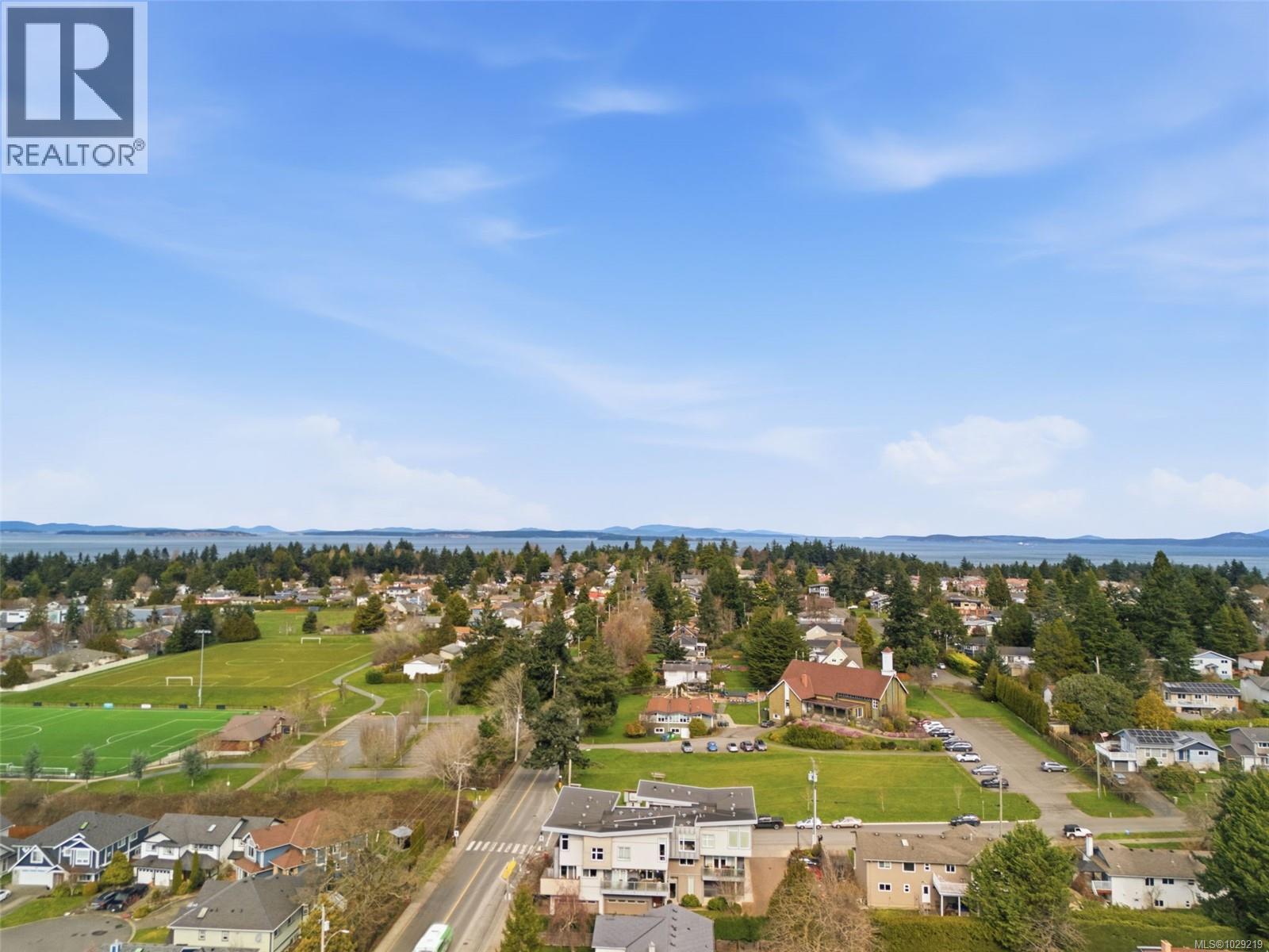 #104 4343 TYNDALL Ave - 3