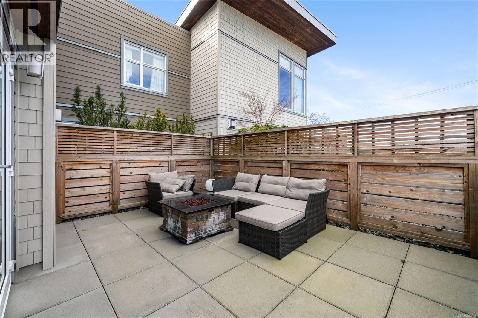 #104 4343 TYNDALL AVE - 14