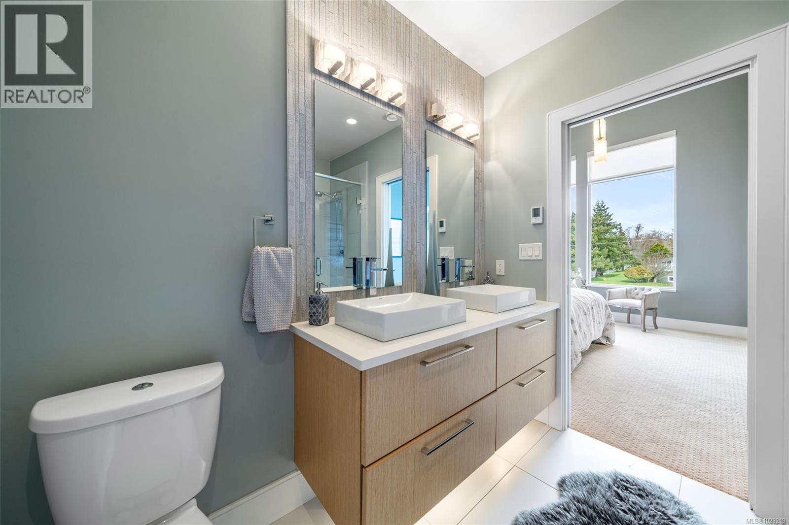 #104 4343 TYNDALL AVE - 30