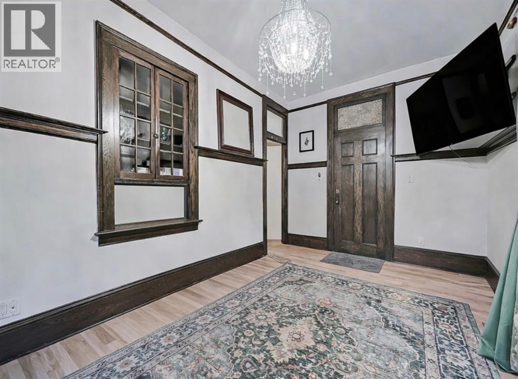 Single Family House Loft for Sale in    Avenue SW Lower Mount Royal Calgary 