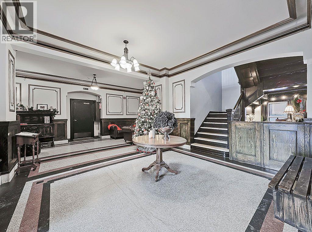 Single Family House Loft for Sale in    Avenue SW Lower Mount Royal Calgary 