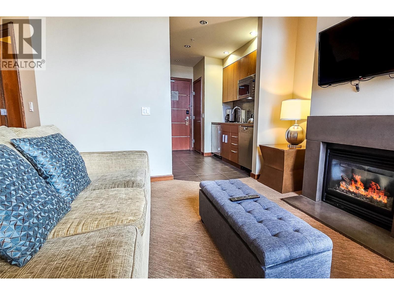 #1212 2950 Camozzi Road - 1