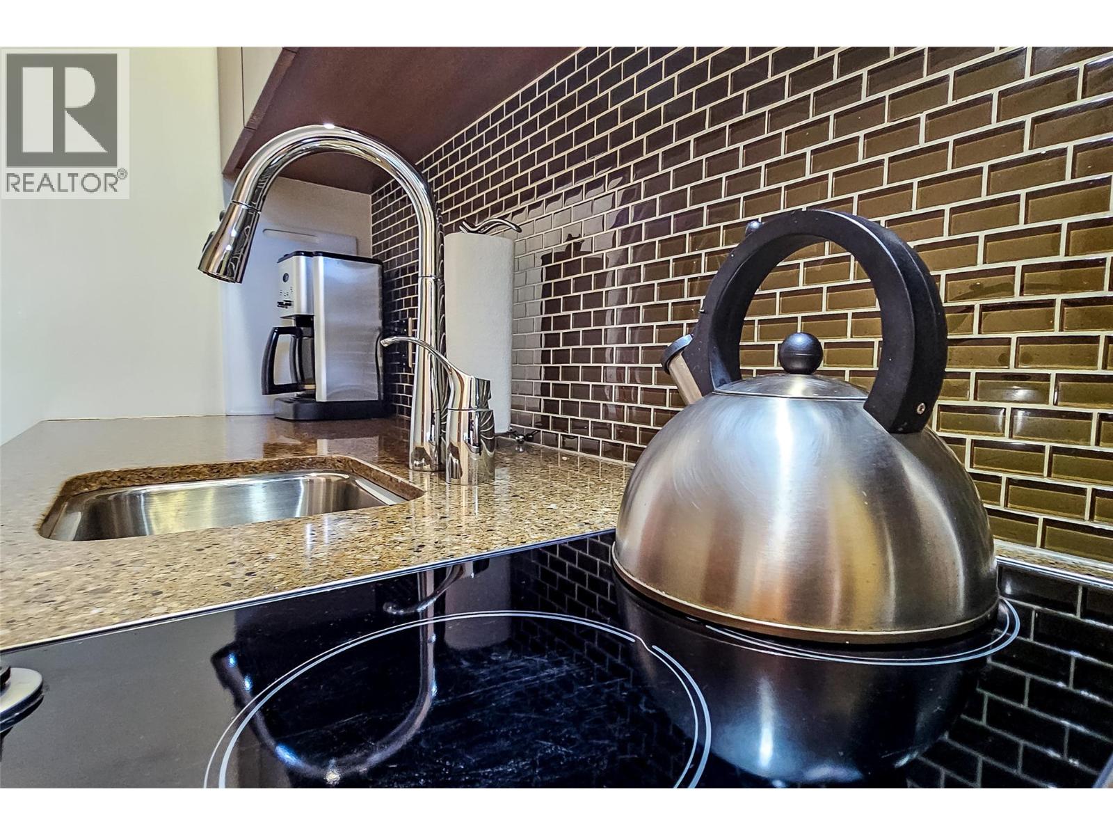 2950 Camozzi Road Unit# 1212, Revelstoke