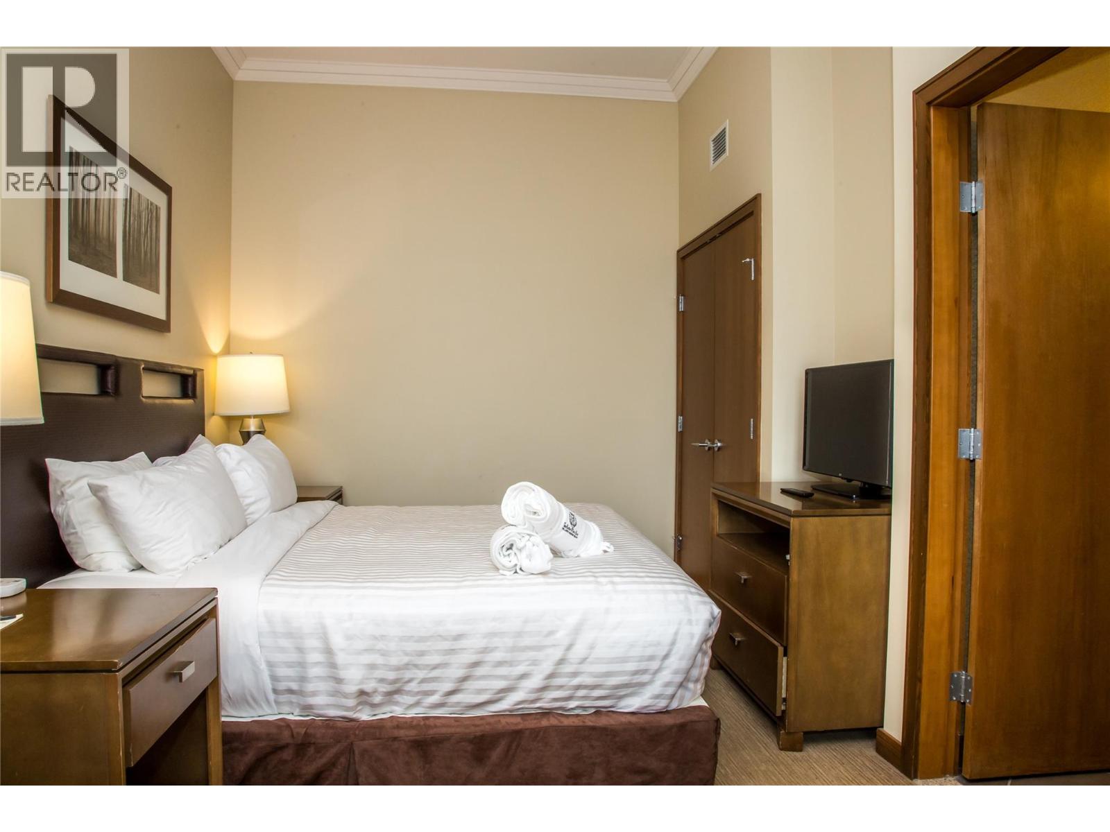 2950 Camozzi Road Unit# 1212, Revelstoke