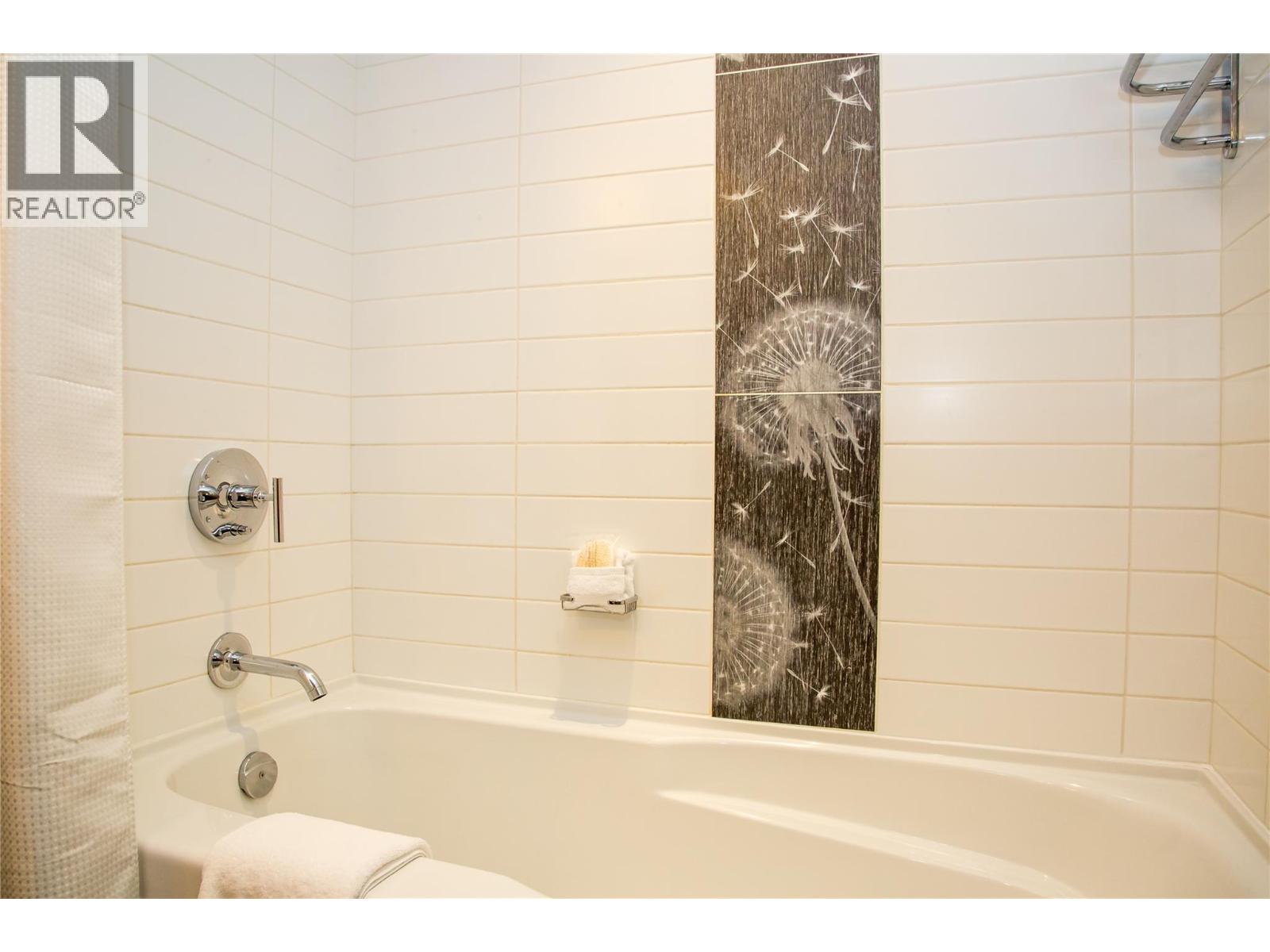 2950 Camozzi Road Unit# 1212, Revelstoke