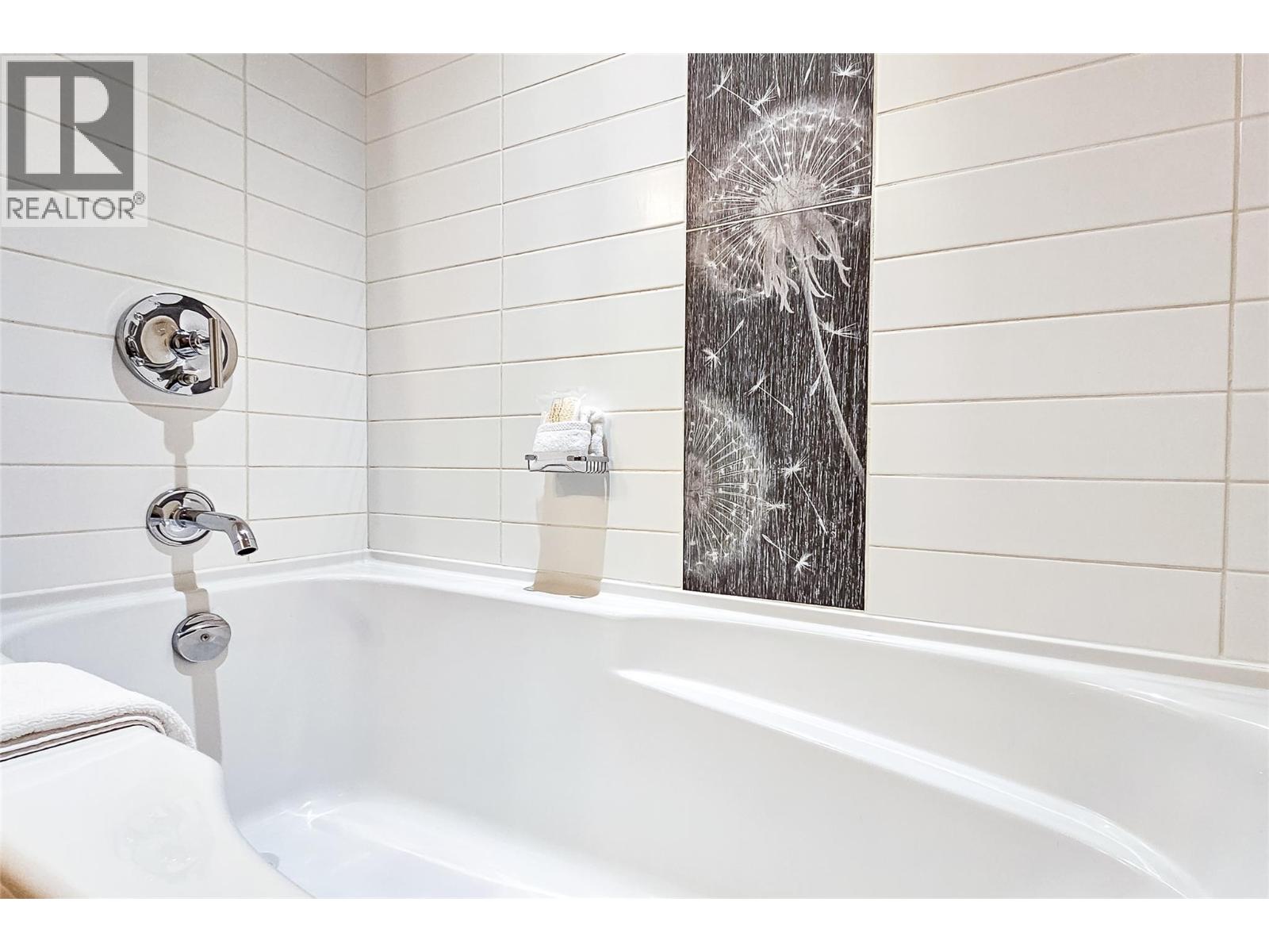 2950 Camozzi Road Unit# 1212, Revelstoke