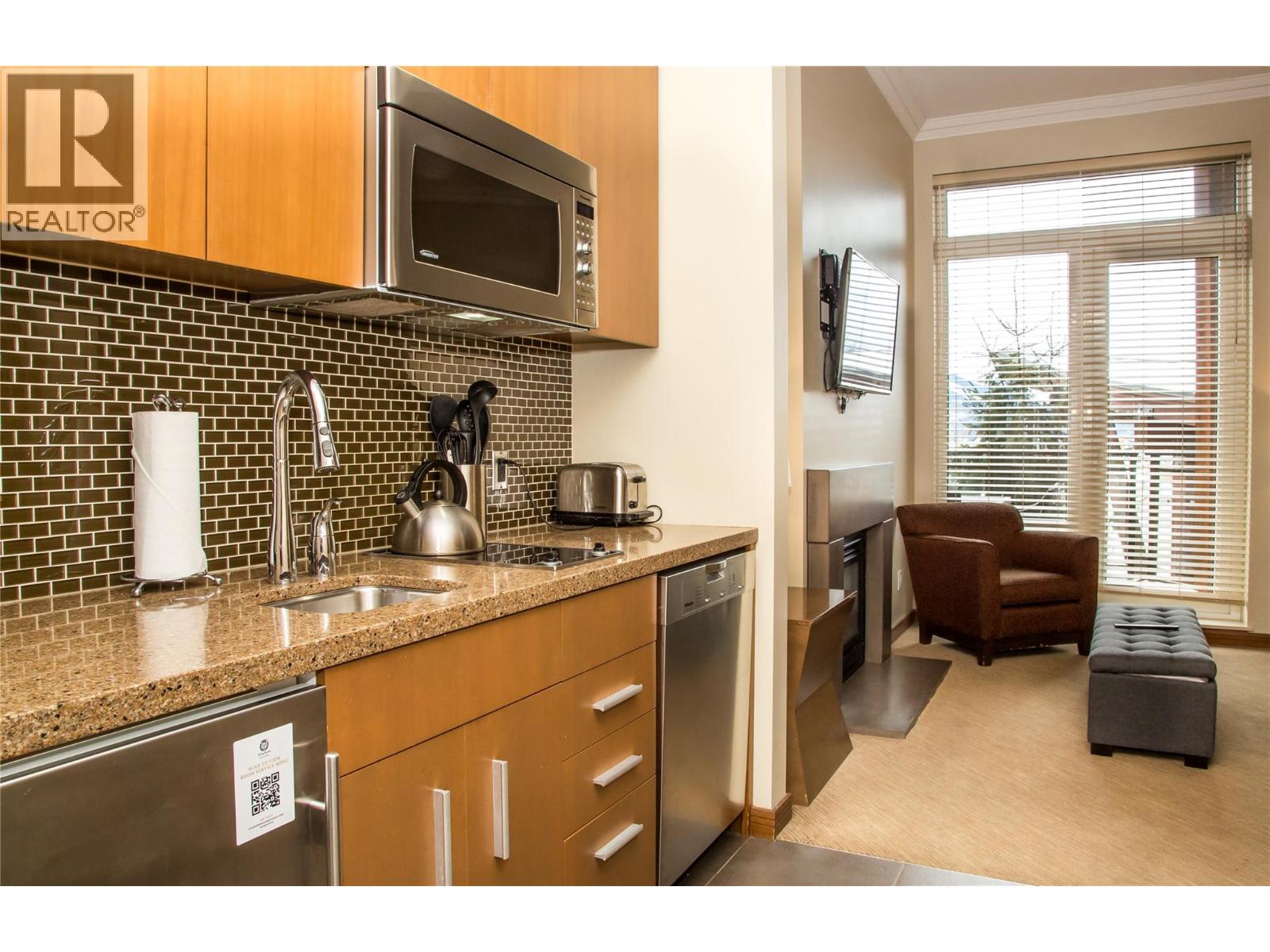#1212 2950 Camozzi Road - 8