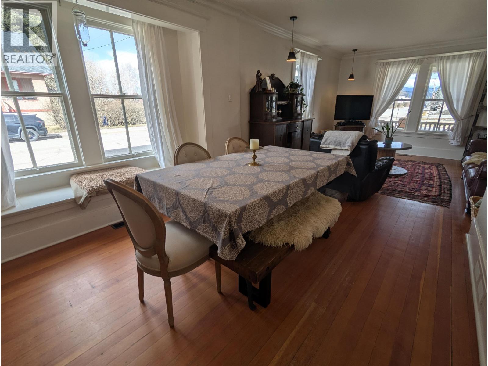 3891 BROADWAY Avenue, Smithers