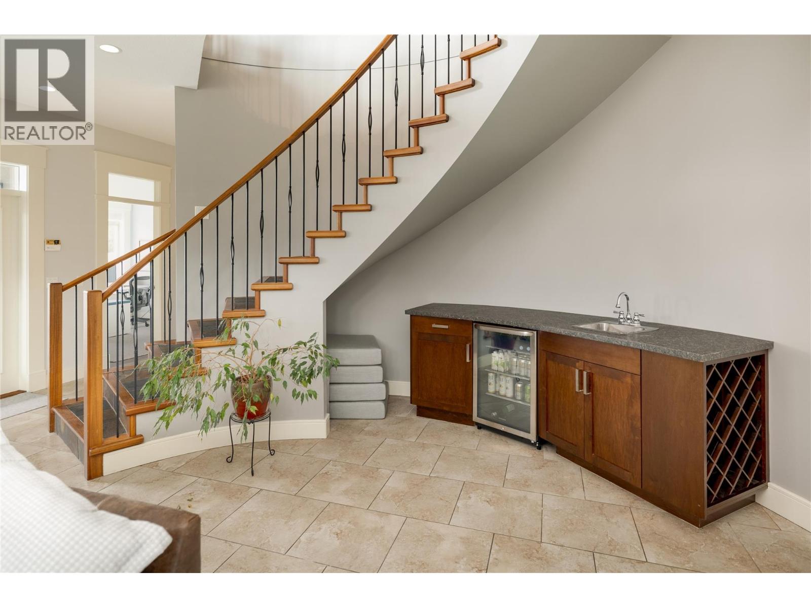 667 Devonian Avenue, Kelowna