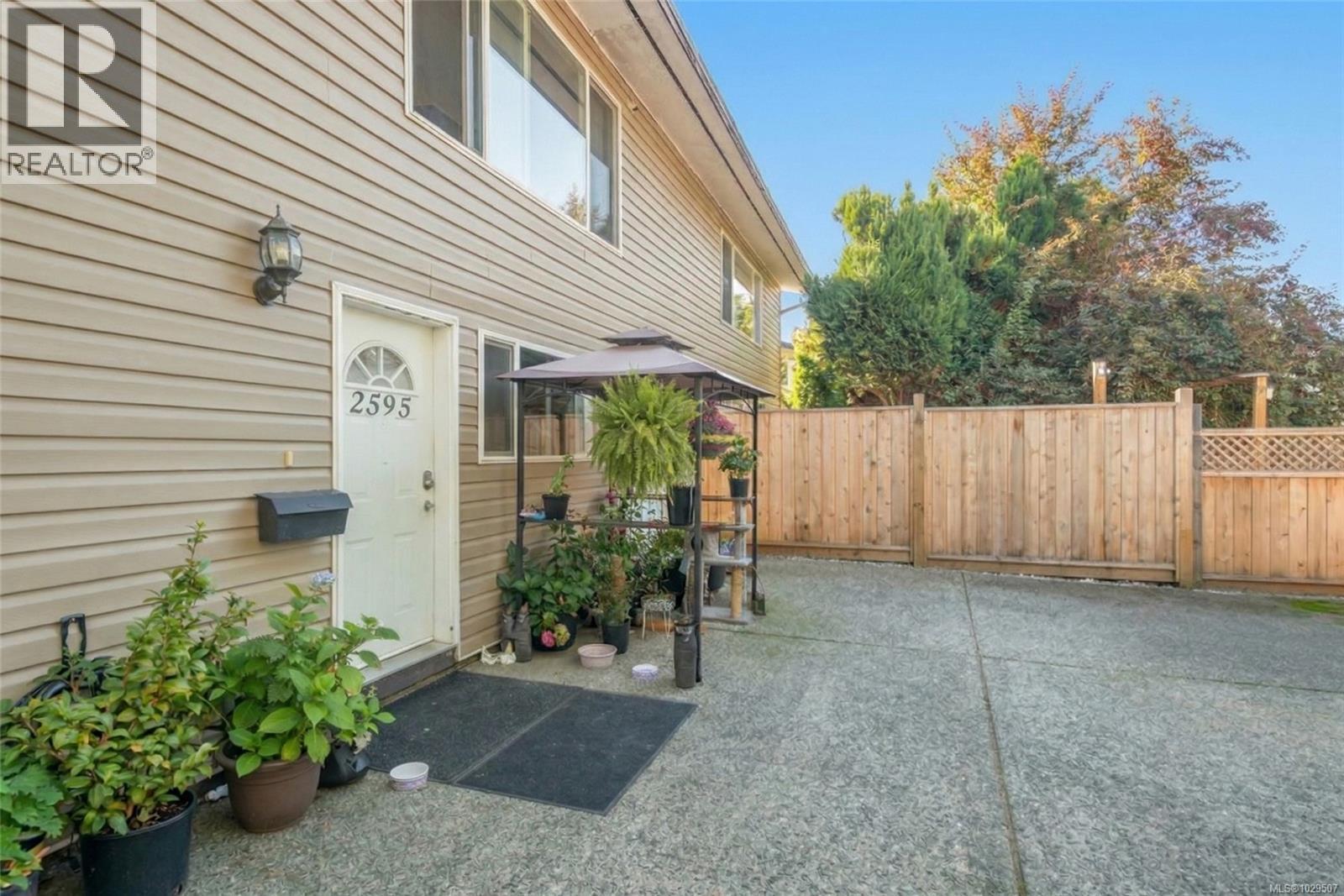2595 2nd Ave - 1