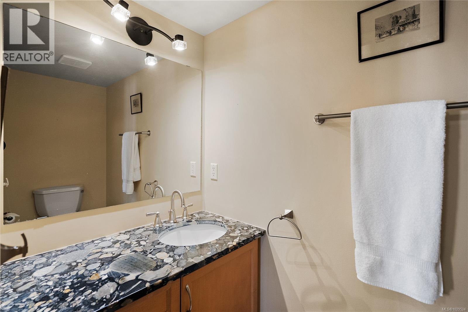 206 9919 Fourth Street, Sidney