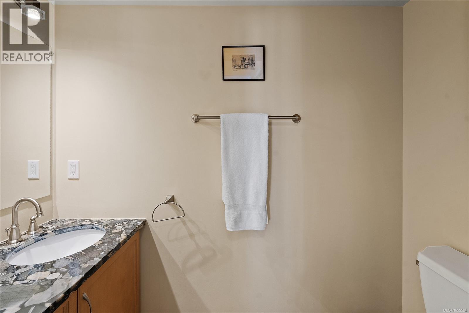 206 9919 Fourth Street, Sidney