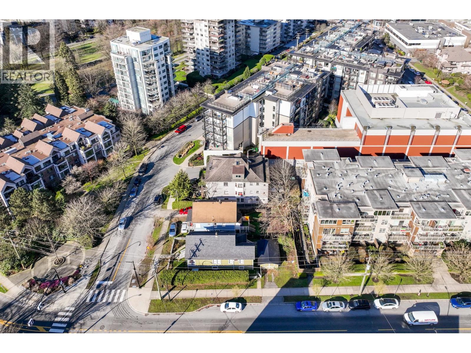 164 E 10TH STREET, North Vancouver