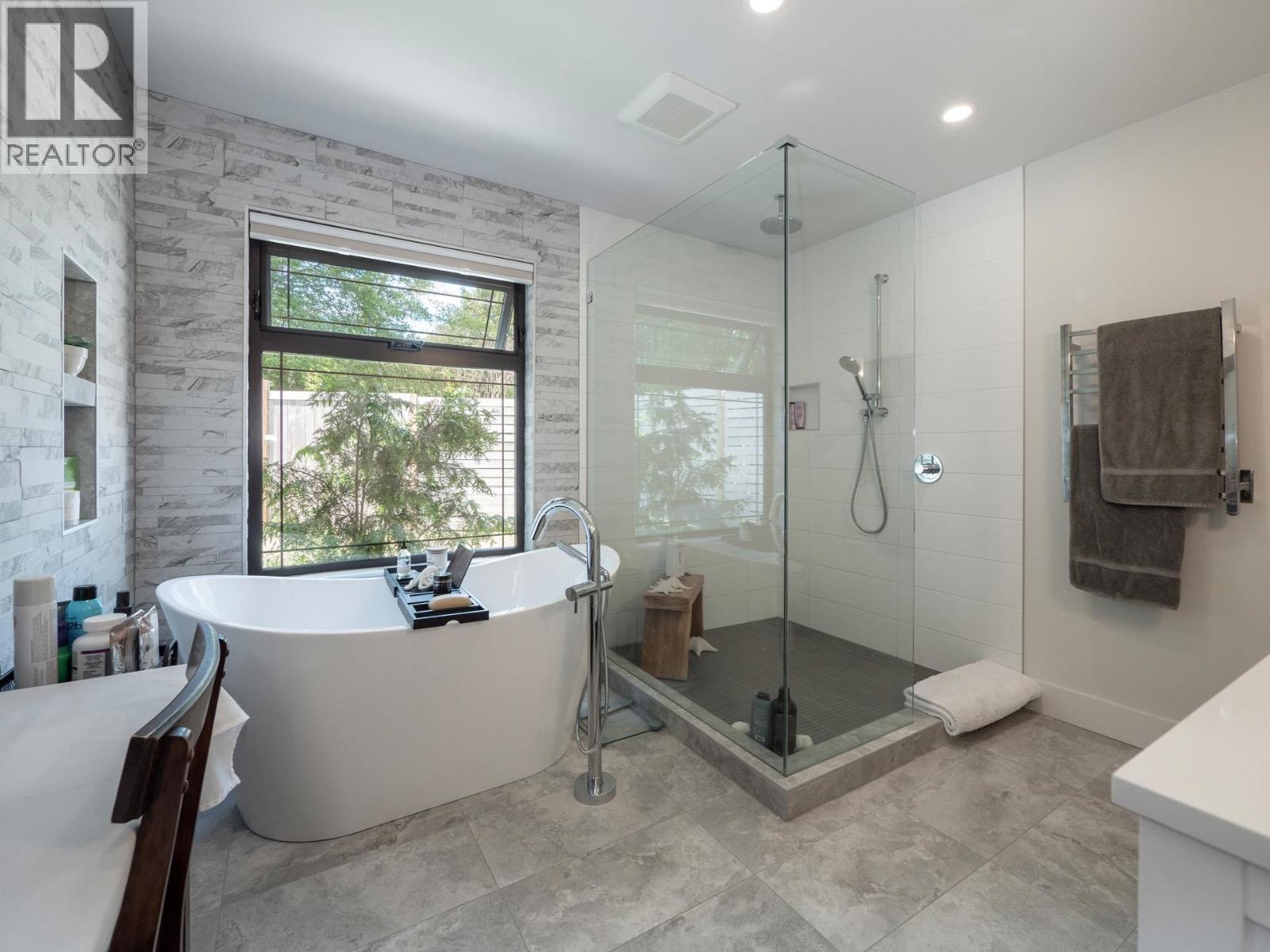 655 DOUGALL ROAD, Gibsons