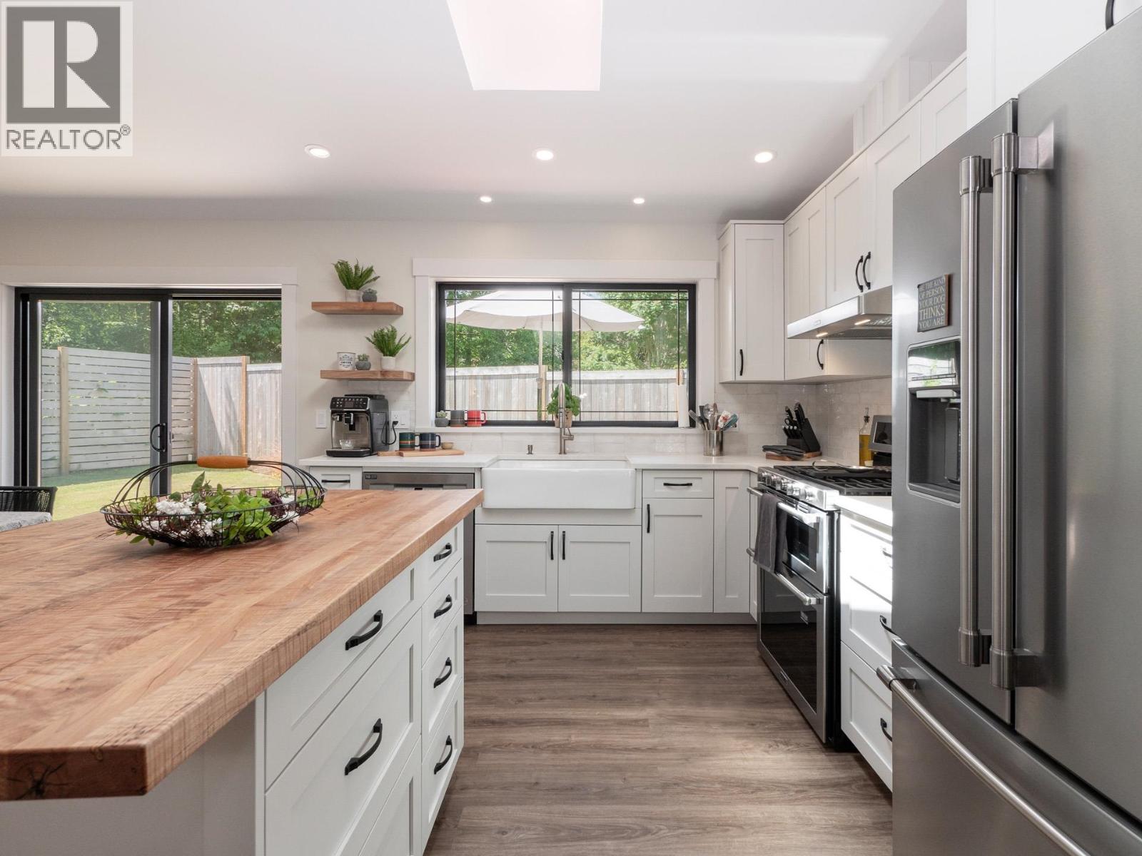 655 DOUGALL ROAD, Gibsons