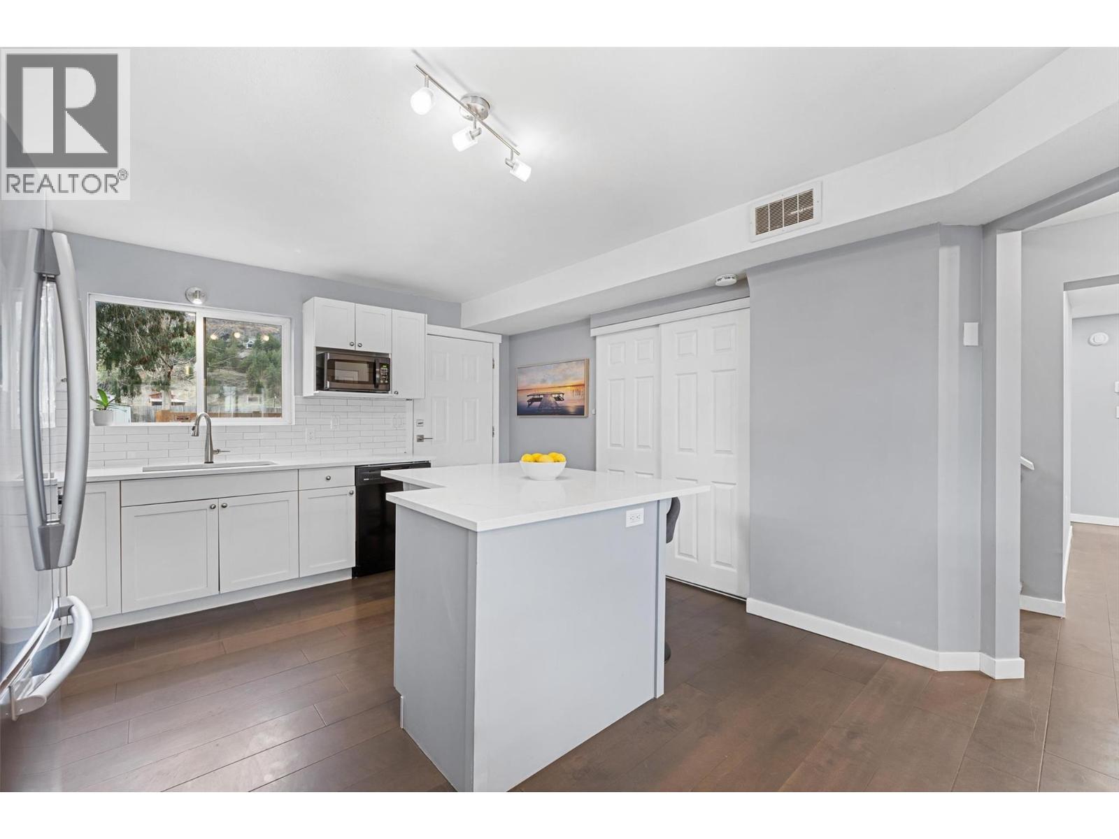  482 Snowsell Street North, Kelowna