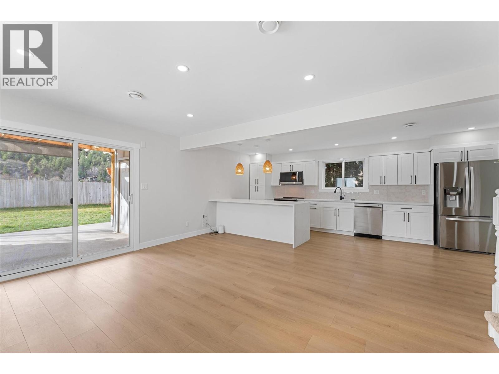  482 Snowsell Street North, Kelowna