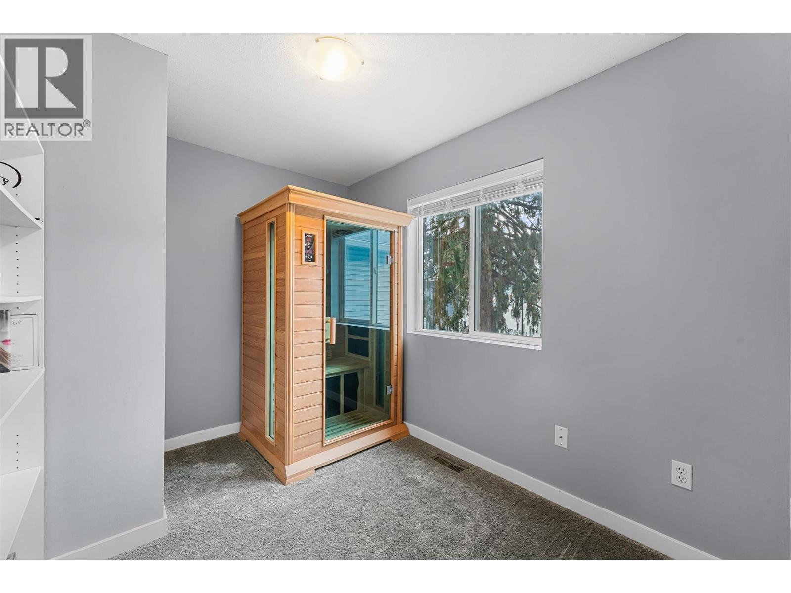  482 Snowsell Street North, Kelowna