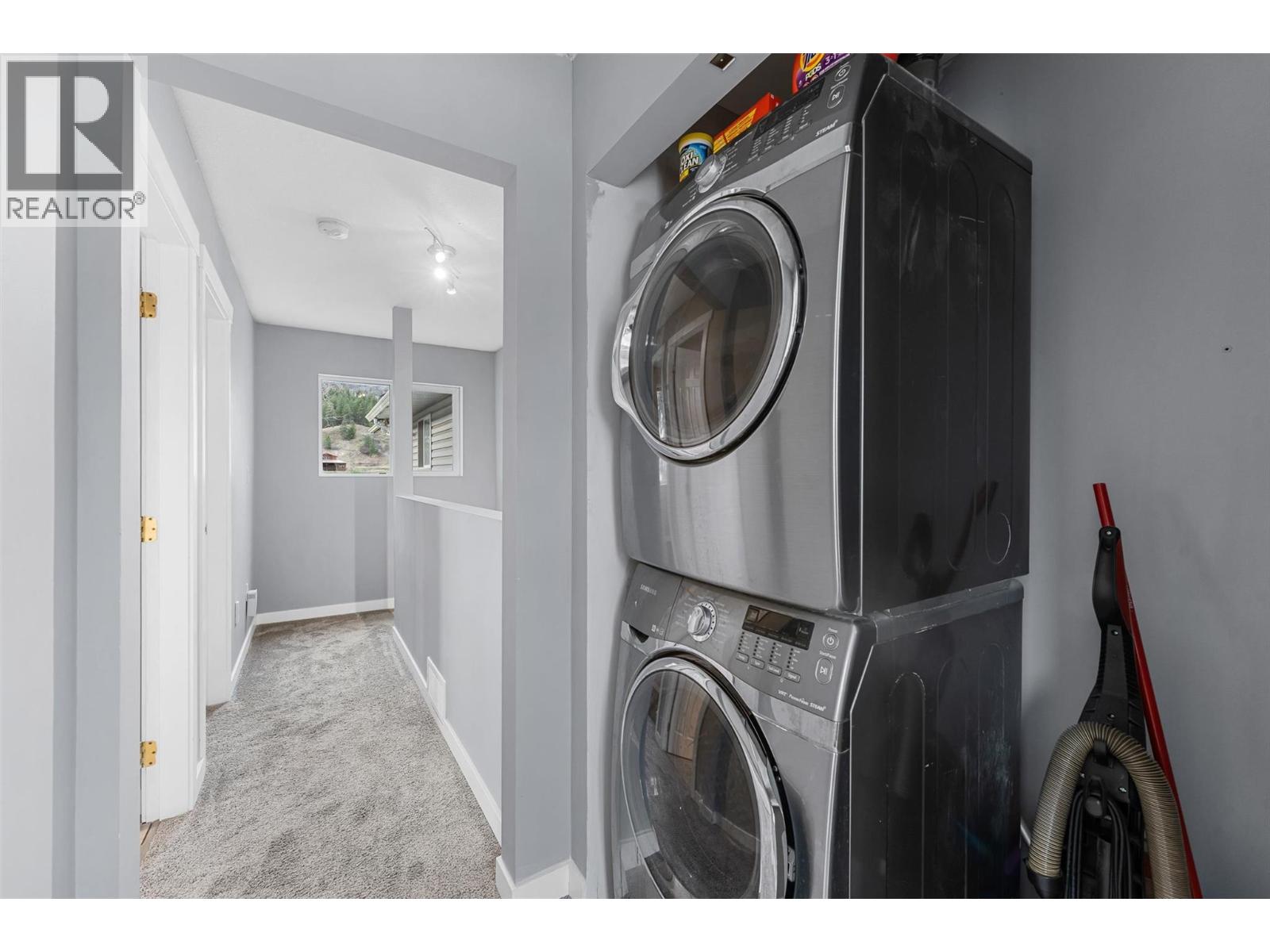  482 Snowsell Street North, Kelowna